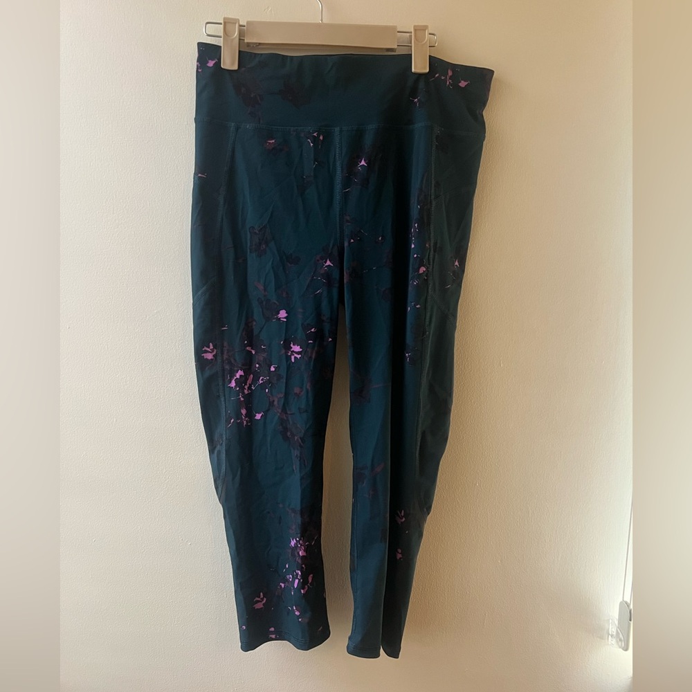 Sweaty Betty Navy and Magenta Cropped Pants